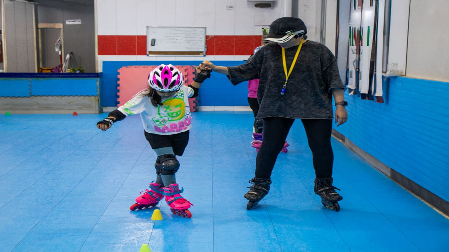 آموزش حرکت با اسکیت و سرعت گرفتن